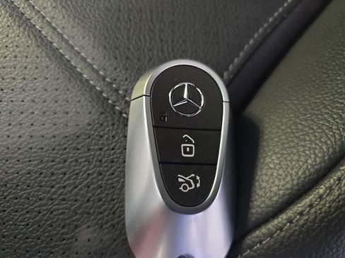 Used 2023 Mercedes-Benz GLC 300 4MATIC image 36