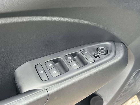 New 2026 Hyundai Venue SEL FWD image 13
