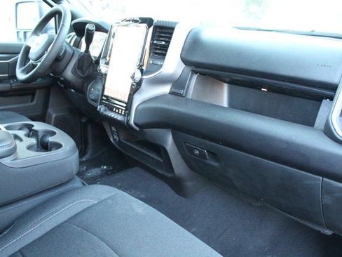Used 2025 RAM 2500 Big Horn AWD/4WD image 18