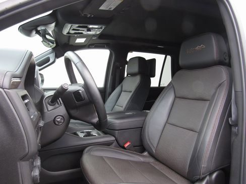 Used 2024 Chevrolet Tahoe High Country image 11