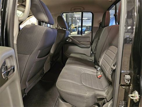 Used 2019 Nissan Frontier Desert Runner image 9