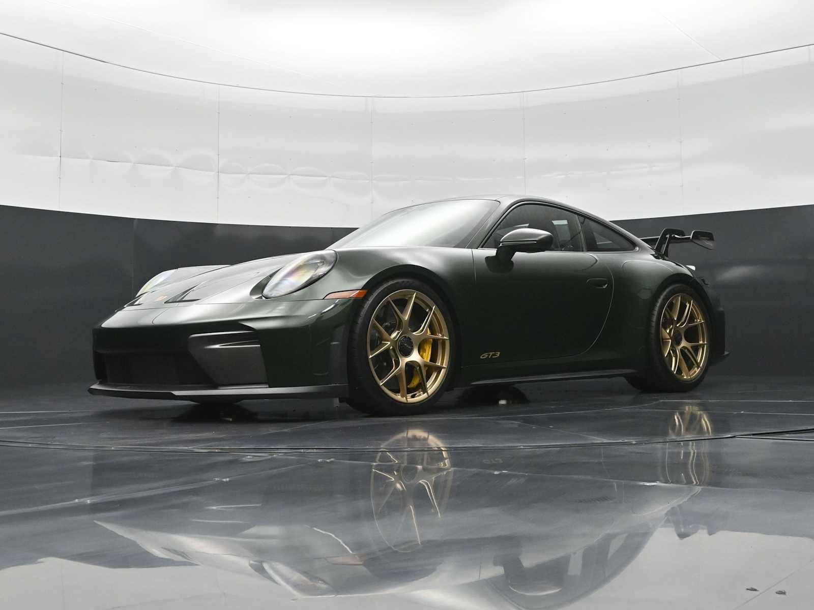 Certified 2026 Porsche 911 GT3 w/ Weissach Package RWD image 33