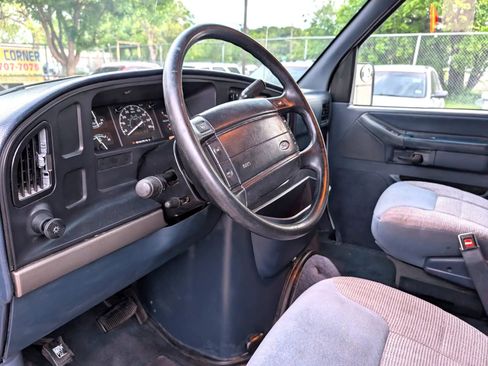 Used 1995 Ford E-250 and Econoline 250 Heavy-Duty RWD image 14