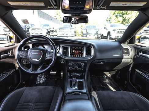 Used 2017 Dodge Charger R/T RWD image 24