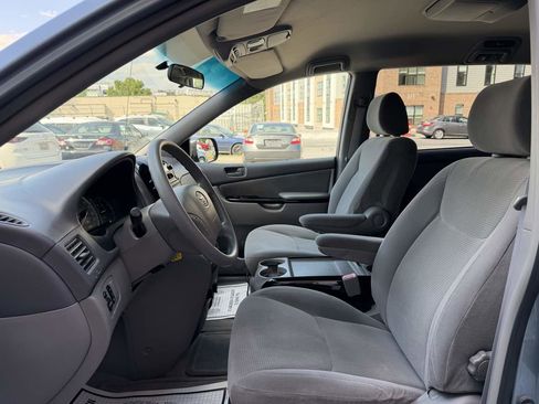 Used 2004 Toyota Sienna LE FWD image 9