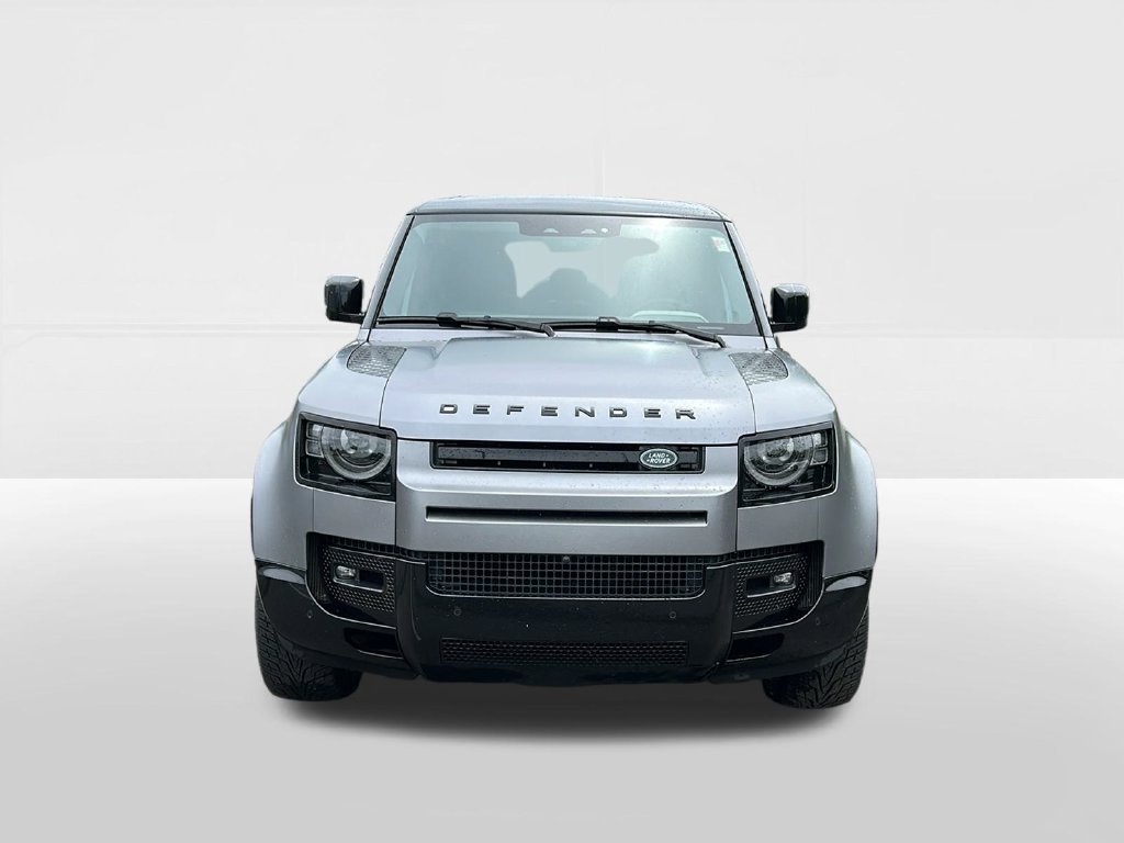 Used 2024 Land Rover Defender 110 X-Dynamic SE AWD/4WD image 3