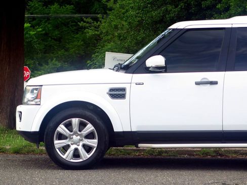 Used 2016 Land Rover LR4 HSE Silver Edition AWD/4WD image 27