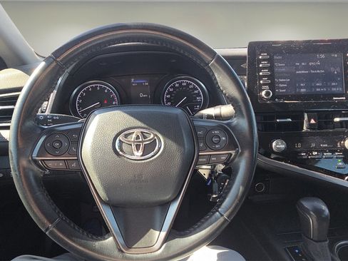 Used 2021 Toyota Camry SE image 12