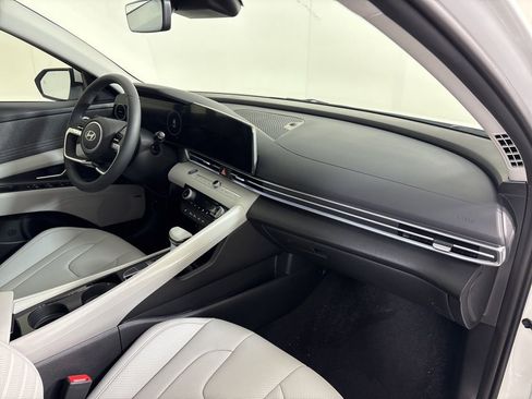 New 2026 Hyundai Elantra Limited FWD image 14