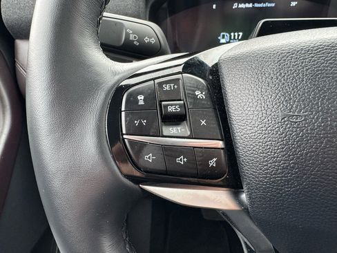 Used 2025 Ford Explorer Platinum w/ Ultimate Package image 27