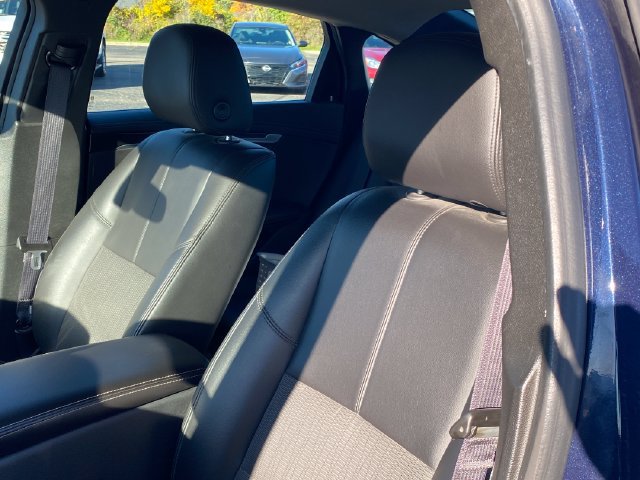 Used 2016 Chevrolet Impala LT w/ Convenience Package FWD image 5