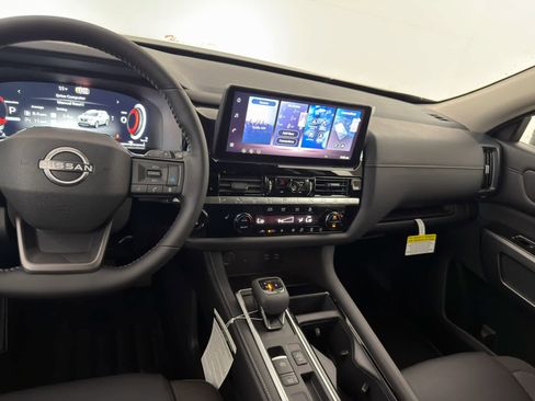 New 2026 Nissan Pathfinder SL image 18