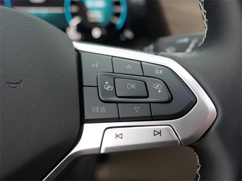 Certified 2025 Volkswagen Atlas SE image 26