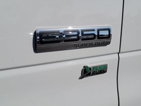 Certified 2019 Ford E-350 and Econoline 350 Super Duty RWD image 16