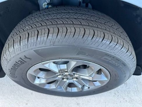 Used 2025 Ford Maverick XLT w/ XLT Luxury Package AWD/4WD image 9
