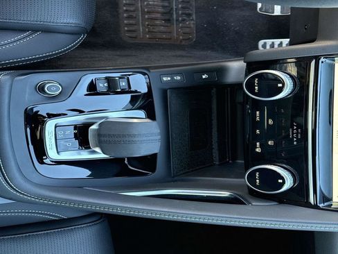 Used 2024 Jaguar E-PACE R-Dynamic SE image 26