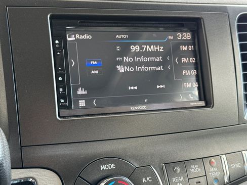 Used 2013 Toyota Sienna XLE FWD image 25