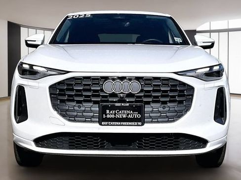 Used 2025 Audi Q5 Premium w/ Convenience Package AWD/4WD image 2