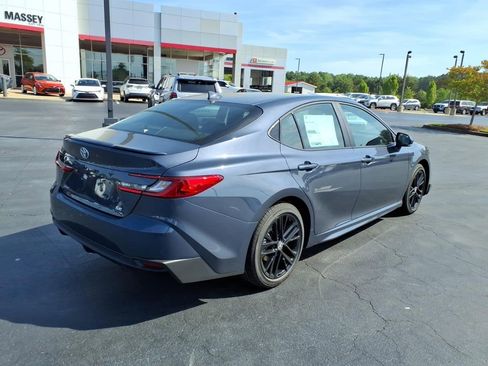 New 2026 Toyota Camry SE FWD image 3