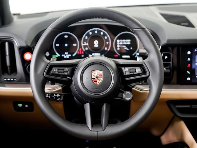 Certified 2026 Porsche Cayenne AWD/4WD image 9