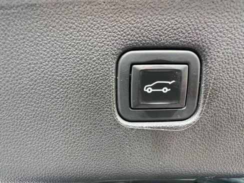 Used 2020 Chevrolet Blazer Premier w/ Driver Confidence II Package AWD/4WD image 11