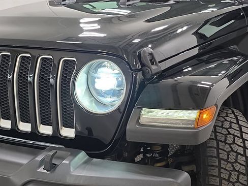 Used 2018 Jeep Wrangler Unlimited Sahara w/ LED Lighting Group AWD/4WD image 30