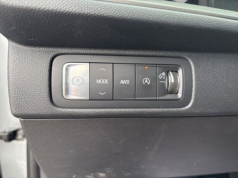 Used 2024 Chevrolet Traverse LT w/ Trailering Package image 26