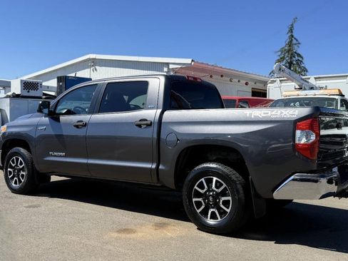 Used 2017 Toyota Tundra SR5 AWD/4WD image 7