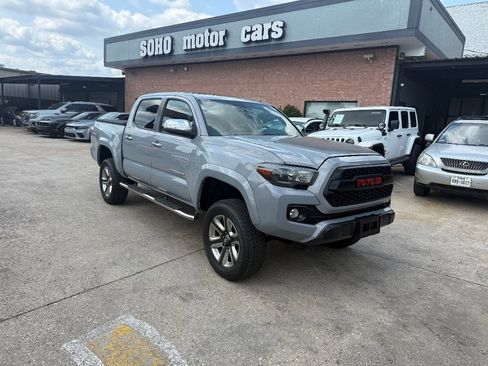 Used 2019 Toyota Tacoma SR image 3