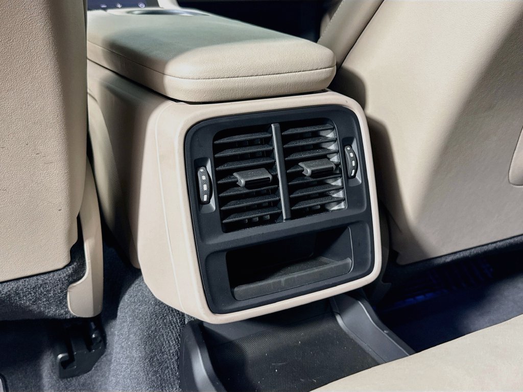 Certified 2025 Porsche Taycan AWD/4WD image 24