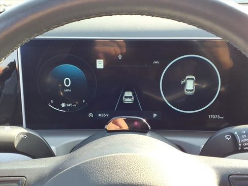 Used 2025 Hyundai Tucson Limited image 19