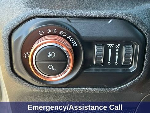 Used 2020 Jeep Gladiator Mojave AWD/4WD image 34
