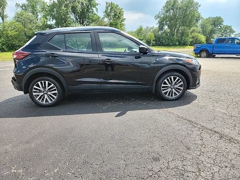 Used 2021 Nissan Kicks SV FWD image 4