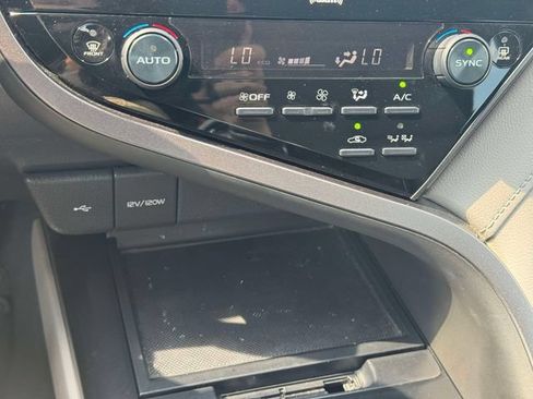 Used 2020 Toyota Camry LE FWD image 35