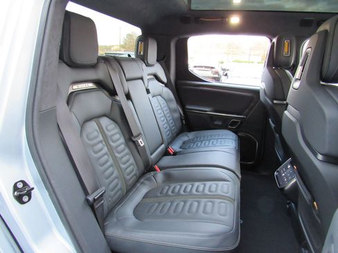 Used 2022 Rivian R1T Launch Edition image 7