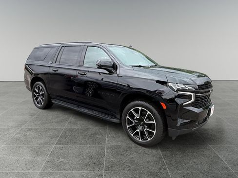 Certified 2024 Chevrolet Suburban RST w/ Luxury Package AWD/4WD image 7