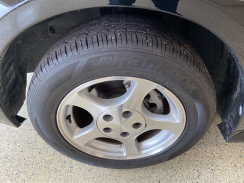 Used 2002 Ford Mustang Deluxe image 12