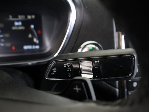 Used 2017 Lincoln Continental Select image 27