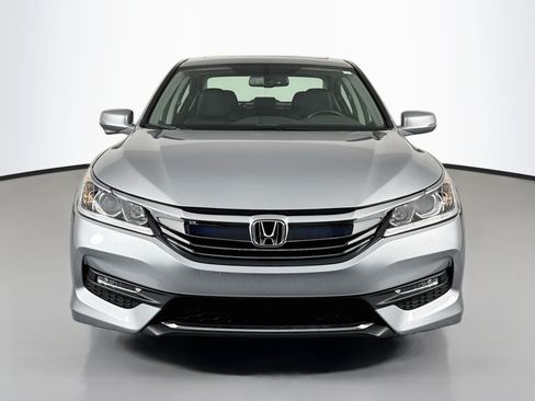 Certified 2017 Honda Accord EX-L image 2