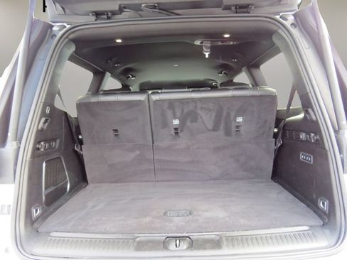 Used 2024 Jeep Wagoneer Series II w/ Flexible Seating Group RWD image 15