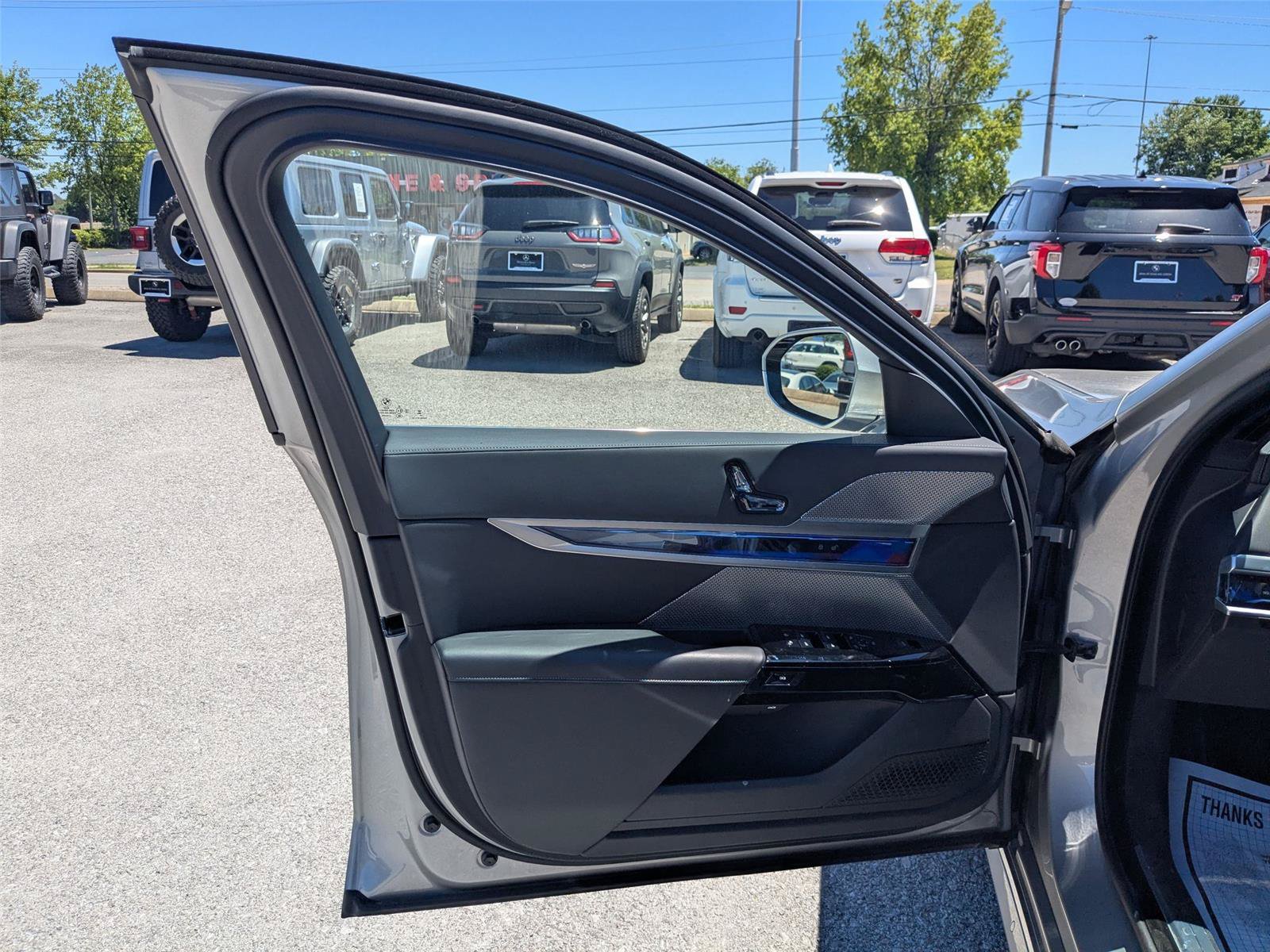 Used 2024 BMW i7 eDrive50 w/ Executive Package RWD image 10