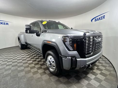 Certified 2025 GMC Sierra 3500 Denali Ultimate AWD/4WD image 2