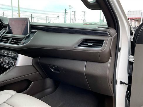 Used 2022 GMC Yukon SLT w/ SLT Premium Package image 36