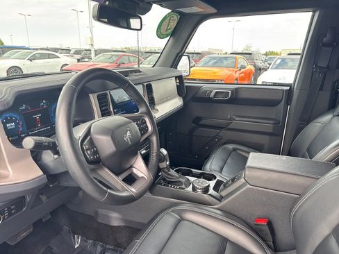 Used 2025 Ford Bronco Outer Banks AWD/4WD image 12
