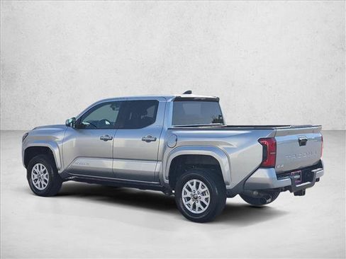 Used 2024 Toyota Tacoma SR5 AWD/4WD image 8