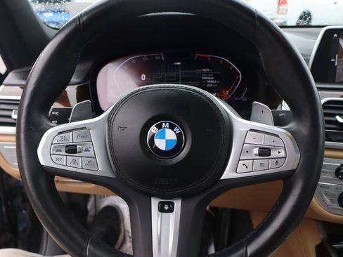 Used 2022 BMW 750i xDrive w/ Executive Package AWD/4WD image 14