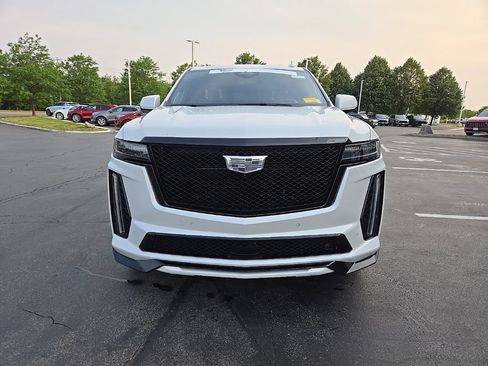 New 2024 Cadillac Escalade V w/ LPO, ONYX Package AWD/4WD image 9