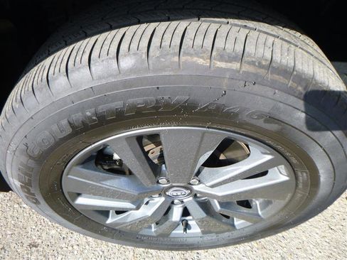 Used 2024 Nissan Pathfinder SV image 23