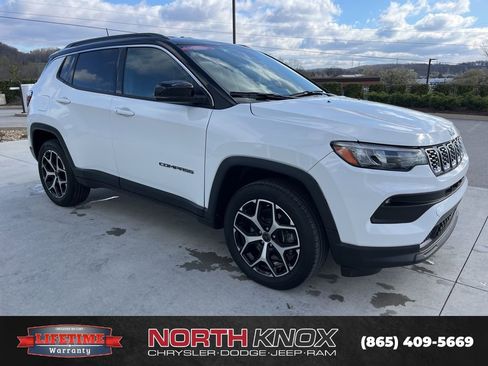 Used 2025 Jeep Compass Limited image 28