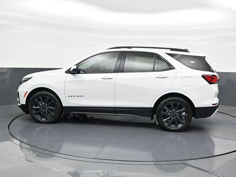 Used 2024 Chevrolet Equinox RS FWD image 2